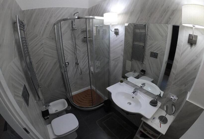 اتاق لوکس با تخت بزرگ, Pinotto Bnb