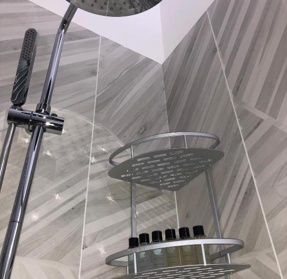 اتاق لوکس با تخت بزرگ, Pinotto Bnb