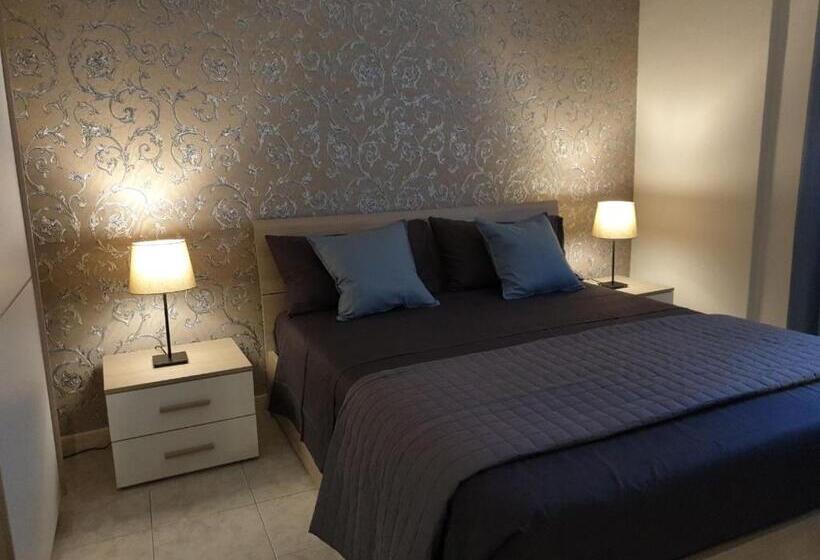 اتاق لوکس سه تخته, Pinotto Bnb
