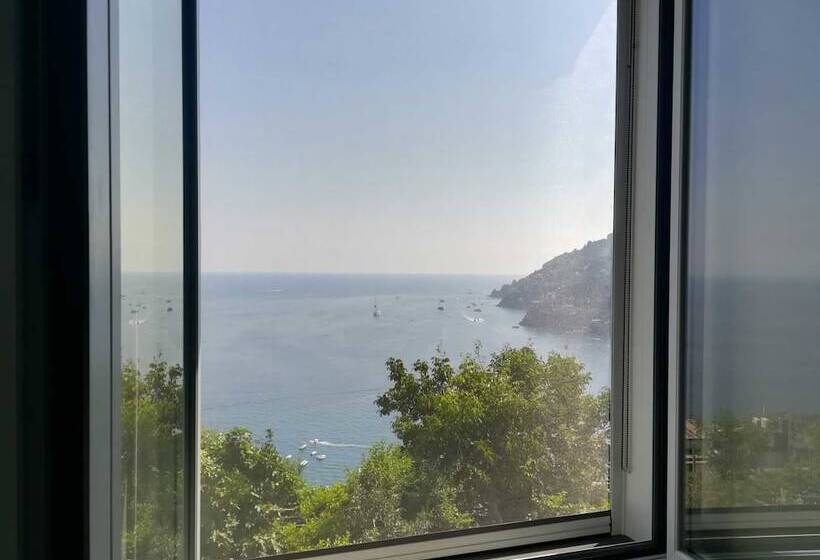 חדר קומפורט לשלושה, Torre Elisea