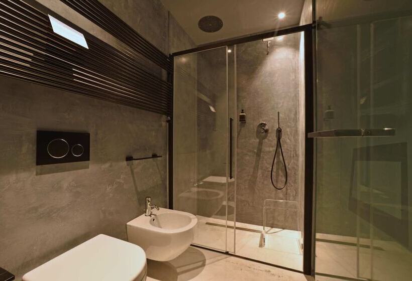 اتاق استاندارد سه نفره, Boutique Hotel De La Ville