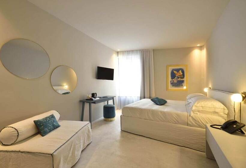 اتاق استاندارد سه نفره, Boutique Hotel De La Ville