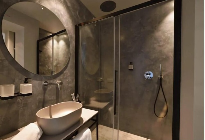 سوییت, Boutique Hotel De La Ville