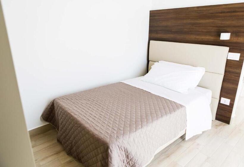 اتاق استاندارد یک نفره, Vignadonica Resort