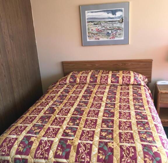 Номер Стандарт, Budget Host Village Inn