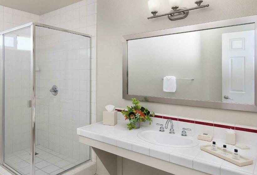 Стандартный Номер Кровать Кинг, Cambria Landing Inn And Suites