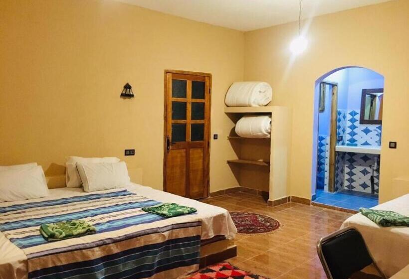 Трехместный Номер Стандарт Вид на Бассейн, Riad Hotel Les Flamants