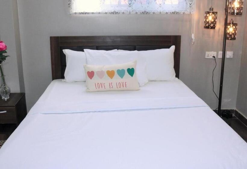 سوییت خانوادگی, Lady M Guest House