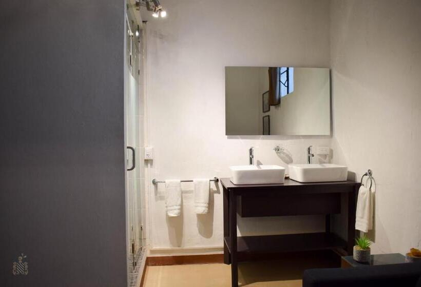 اتاق استاندارد چهارنفره با بالکن, Quinta Alhóndiga Galindo Hotel Boutique