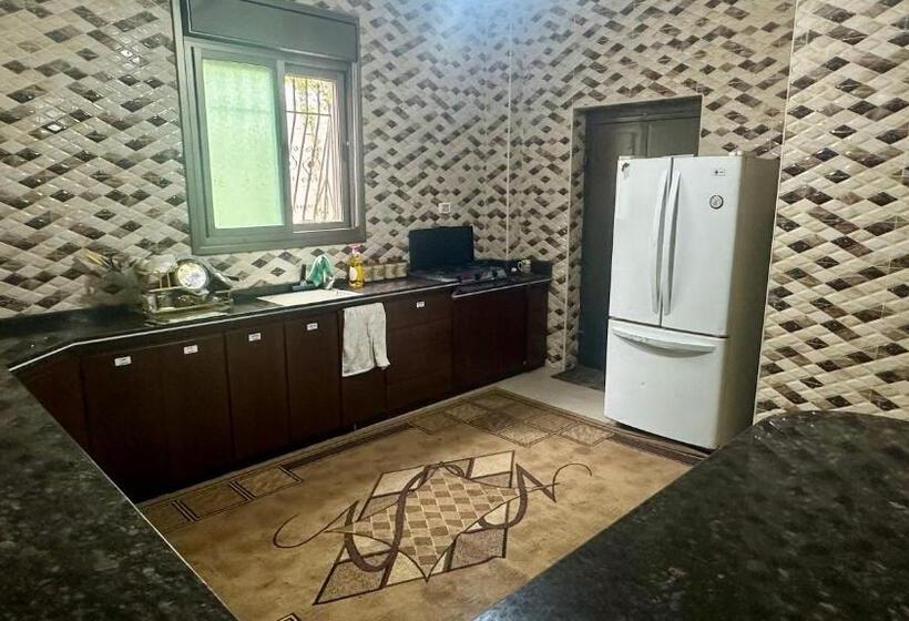 تختخواب در اتاق مشترک, Hebron Hope Guesthouse