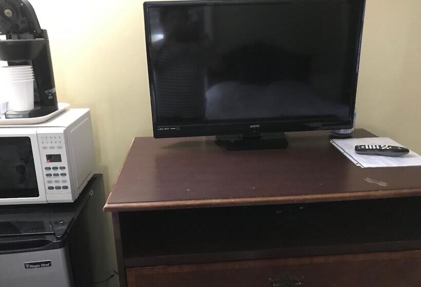 Семейный Номер, Colonial Inn New Ulm Extended Stay