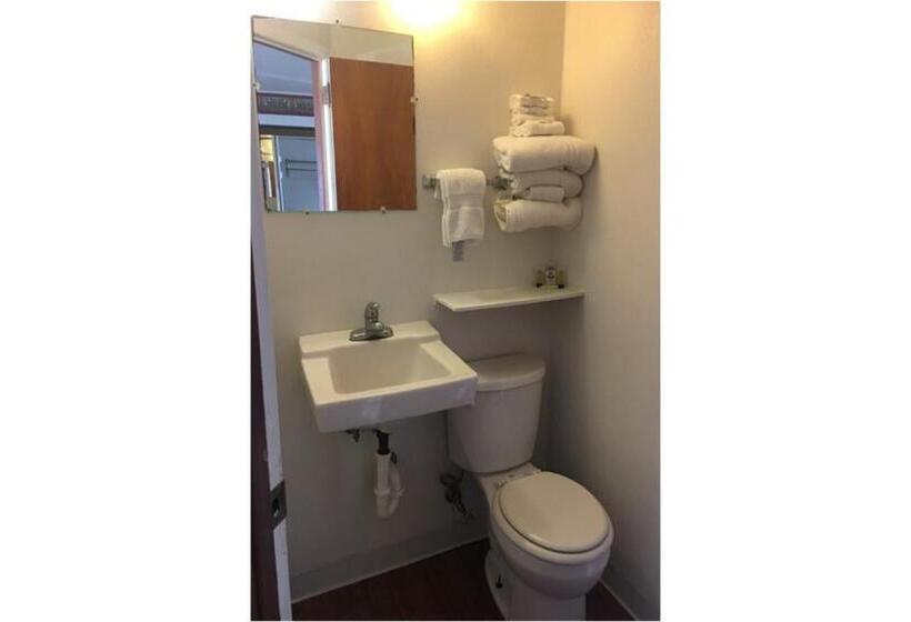 Номер Стандарт, Colonial Inn New Ulm Extended Stay