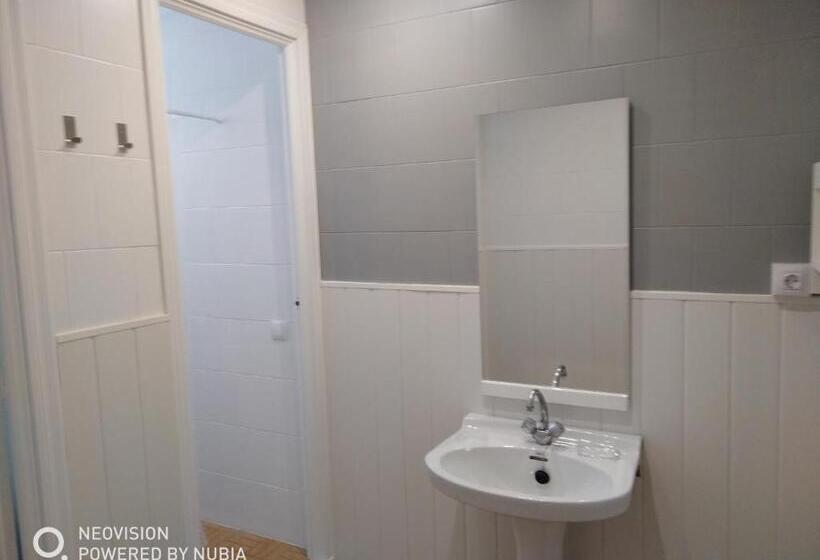 Номер Стандарт, Aderezo Hostal Restaurante
