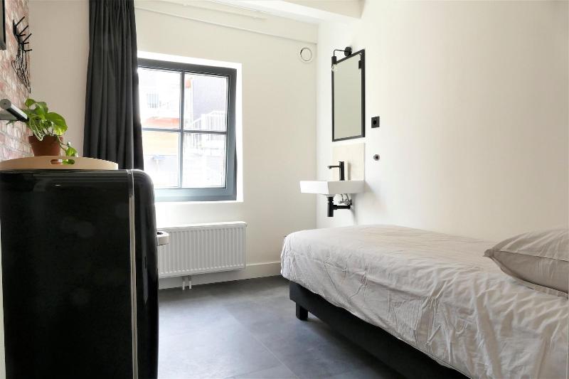 اتاق استاندارد یک نفره, Winston B&b
