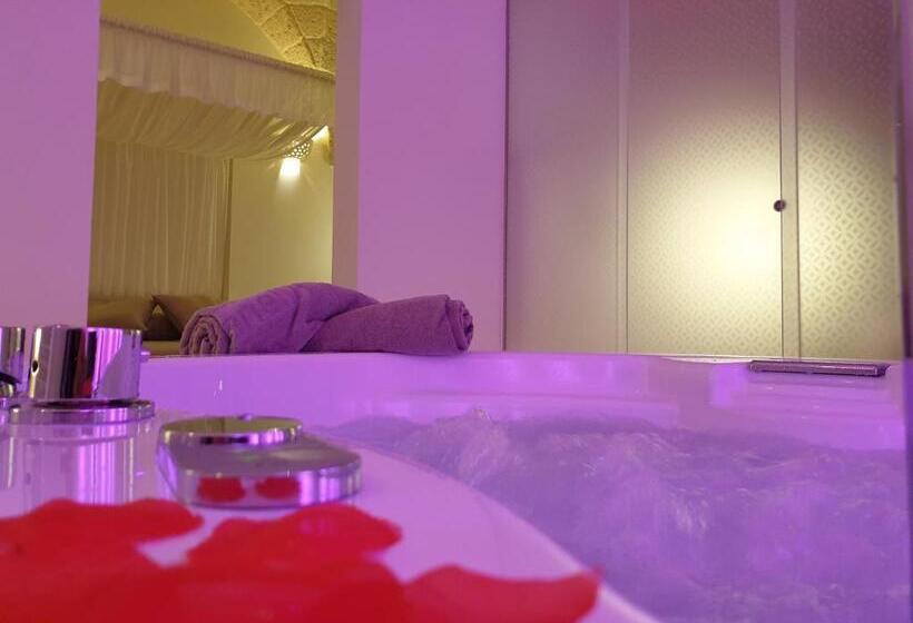 سوئیت با وان آب گرم, Christian S Suites & Spa