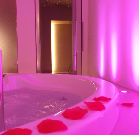 سوئیت با وان آب گرم, Christian S Suites & Spa