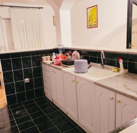 اتاق عادی, Hostel Holiday Cetinje