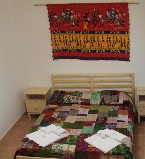 اتاق لوکس با چشم‌انداز دریا, Beteyà Hostel Don Bosco