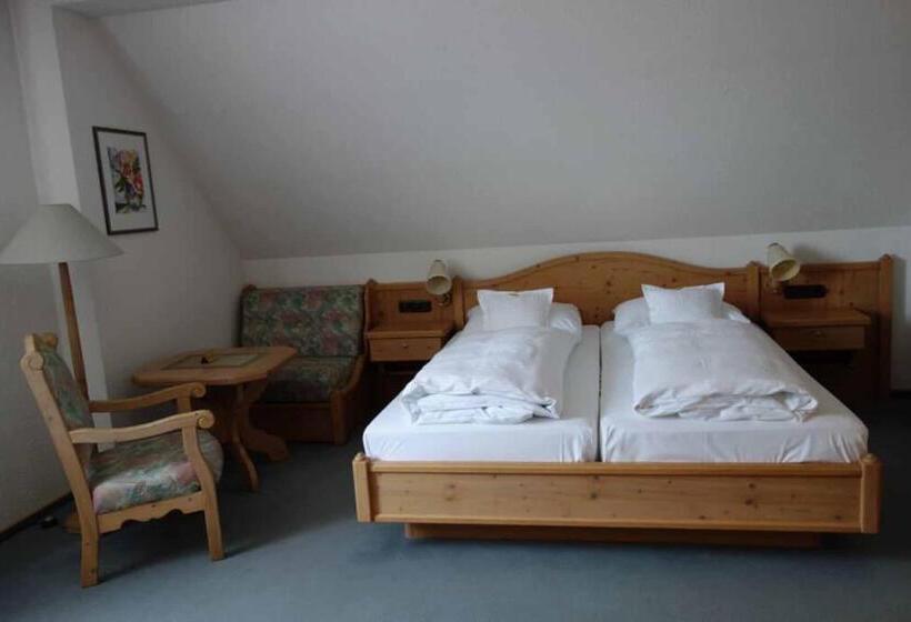 Семейный Номер, Bayerischer Hof
