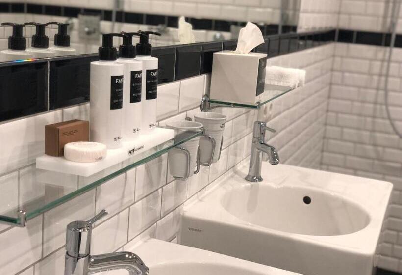 سوییت, Onderwijshotel De Rooi Pannen Breda