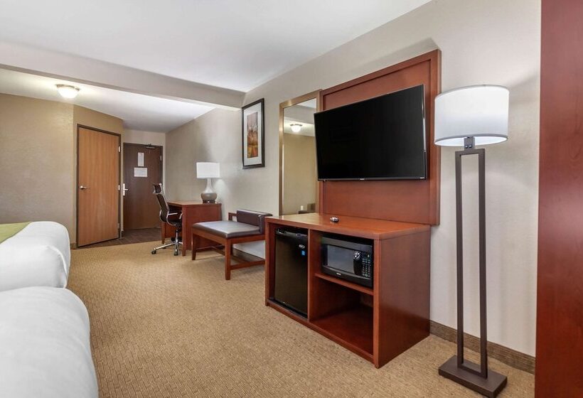 سوییت لوکس, Comfort Suites Omaha Eastcouncil Bluffs