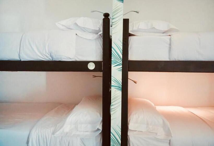 Кровать в Общей Комнате, Oasis Backpackers Hostel Sintra Surf