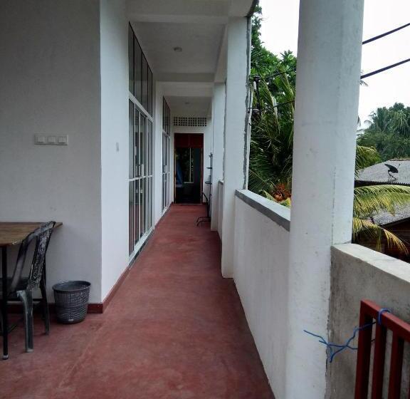 اتاق لوکس چهار تخته, Mallika Resort