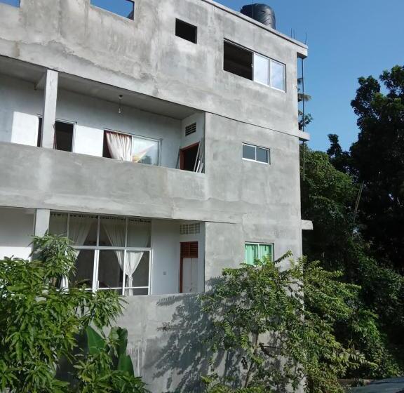 اتاق لوکس با تخت بزرگ, Mallika Resort
