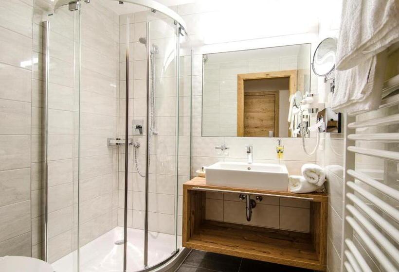 Apartamento 1 Dormitório com Sacada, Apart Forum