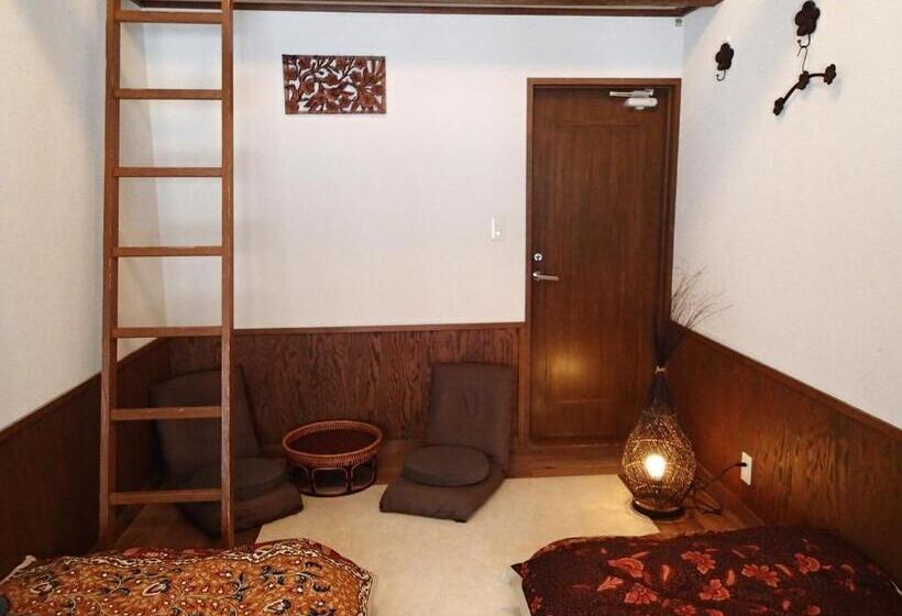 Семейный Номер Совместный Санузел, Funky Monkey Lodge, Myoko ファンキーモンキーロッジ 妙高