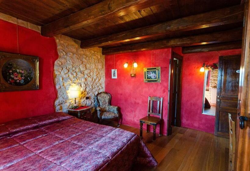 Номер Стандарт Вид на Горы, La Locanda Delle Streghe   Relais Ristorante
