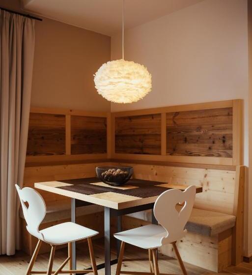 Апартаменты 2 Спальни, Villa Flora Mountain Lodges