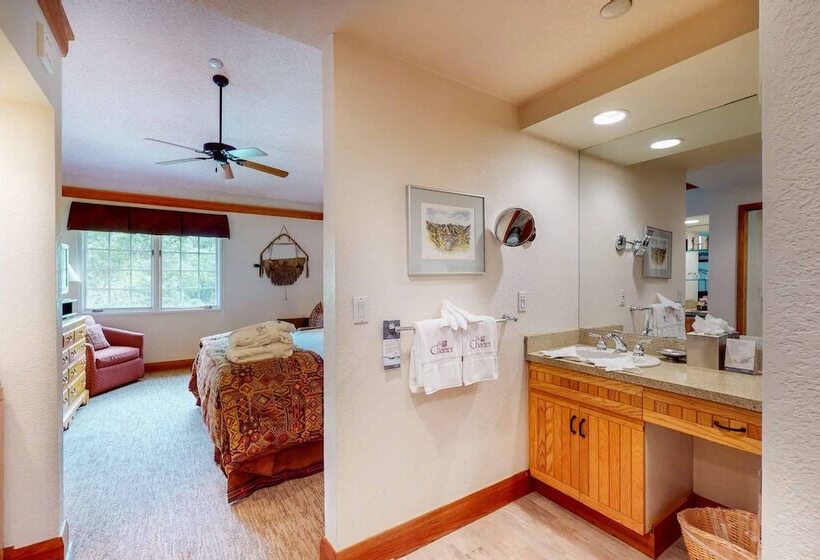 اتاق استاندارد با تخت بزرگ, The Charter At Beaver Creek F425