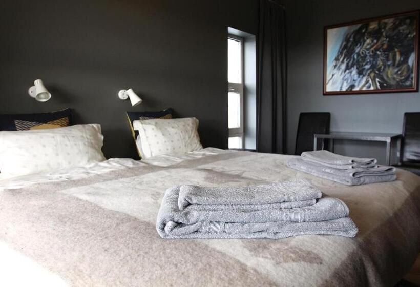 سوییت جونیور با بالکن, Armot Guesthouse