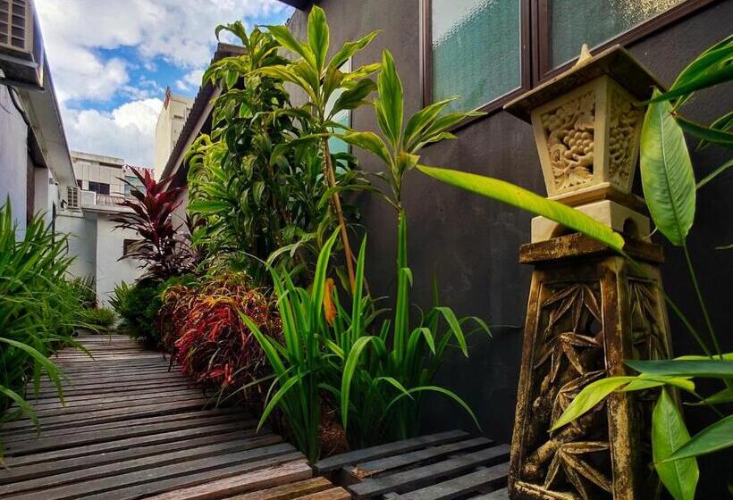 Кровать в Общей Комнате, Beds In Garden Hostel Sdn Bhd