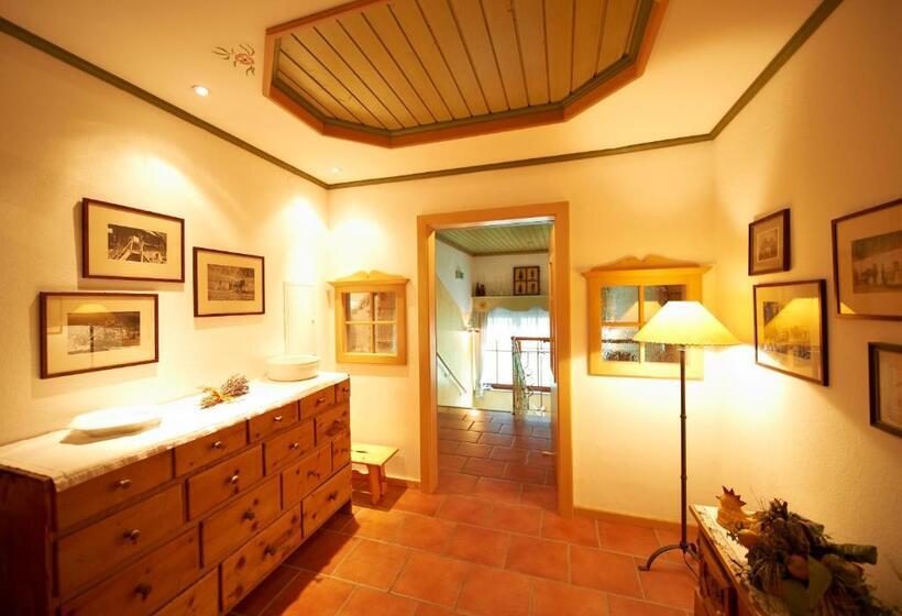 Family Suite, Blasiwirt