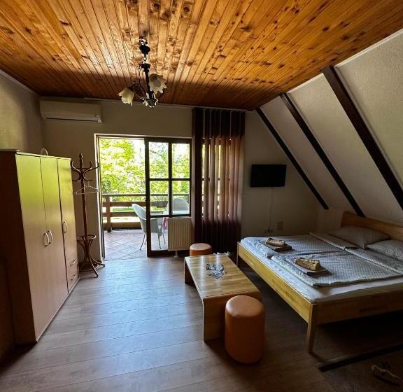 اتاق اکونومی, Prenoćište/restoran Lovac