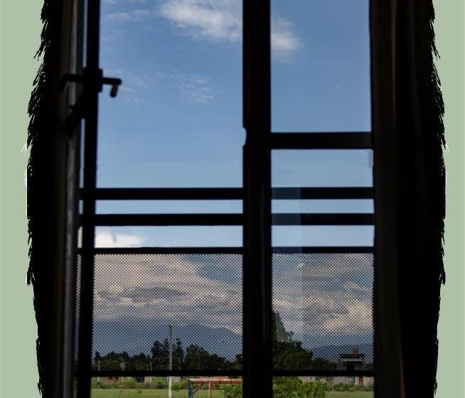 Семейный Номер, Caminos Hostal
