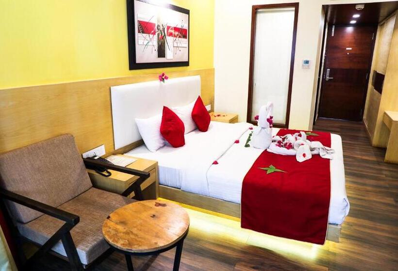 اتاق لوکس با بالکن, Rosetum Anjuna Goa