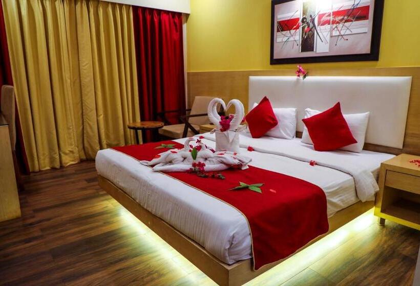 اتاق لوکس با بالکن, Rosetum Anjuna Goa