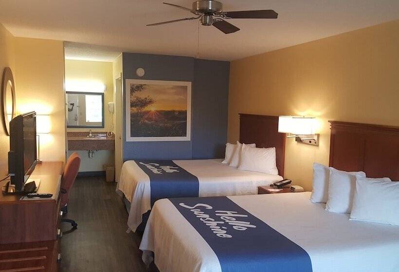 Suite, Days Inn By Wyndham Trenton