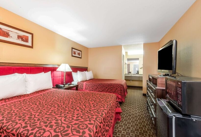 Номер Стандарт 2 Двуспальные Кровати, Days Inn By Wyndham Weldon Roanoke Rapids