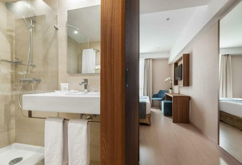 Quarto Estandar, Exe Saldanha