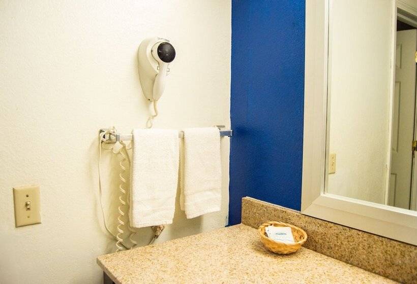 Номер Стандарт 2 Двуспальные Кровати, Blue Jay Inn & Suites