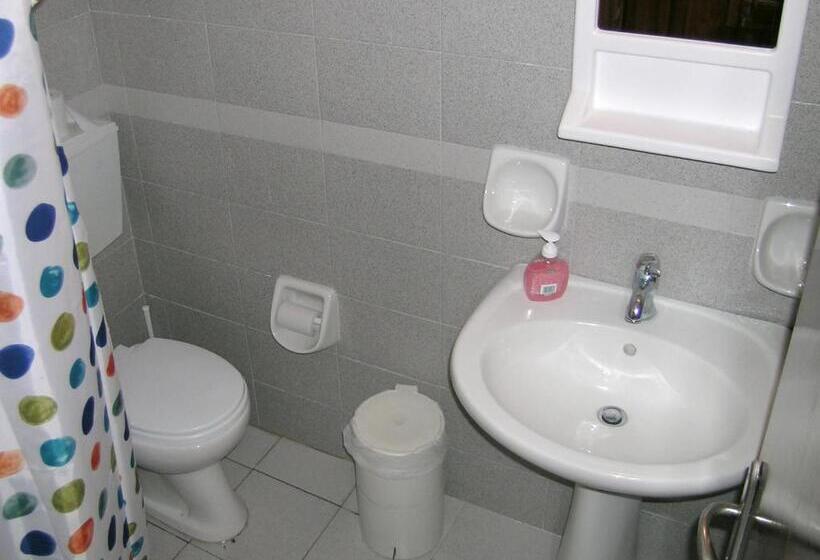 استودیوی استاندارد, Kamares Apartments εε