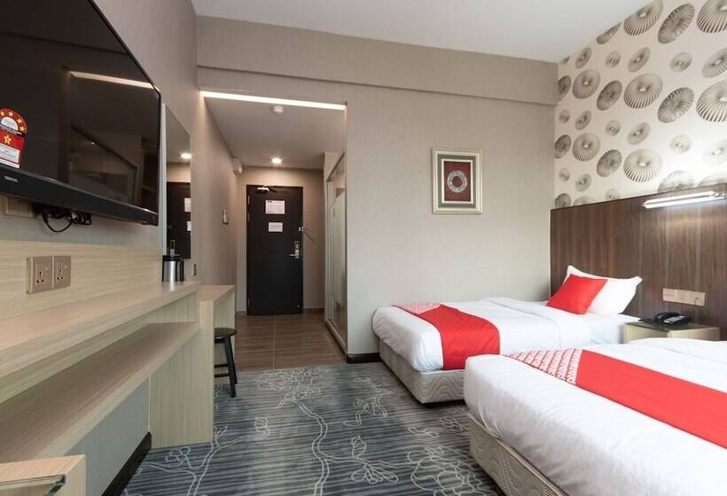 Трехместный Номер Deluxe, Regent Hotel By Oyo Rooms