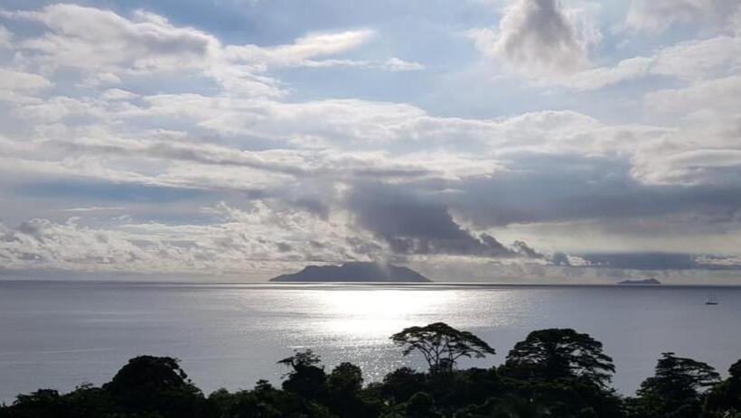 اتاق لوکس با بالکن و چشم‌انداز دریا, Calm Sorento