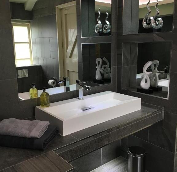 Люкс Повышенной Комфортности, Hemples Lodge