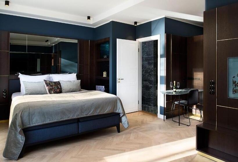 발코니가 있는 스위트, Spinoza Suites