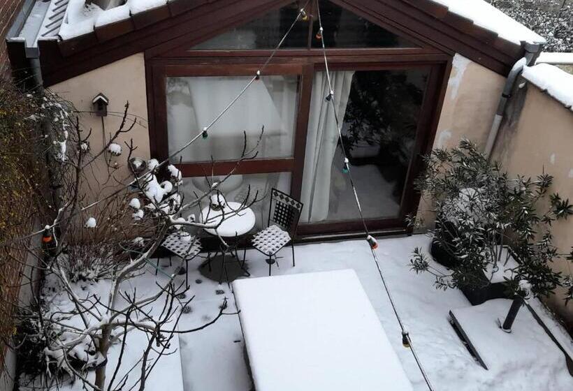 Семейный Номер, La Chambre Tomis Ath